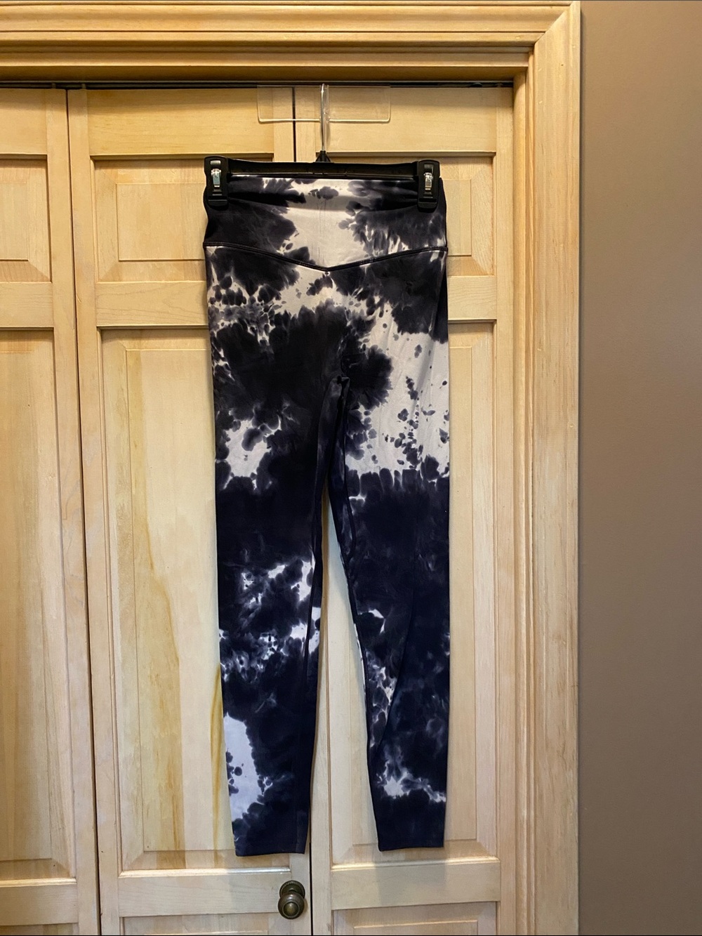 Tie-Dye High-Rise Leggings - Black & White